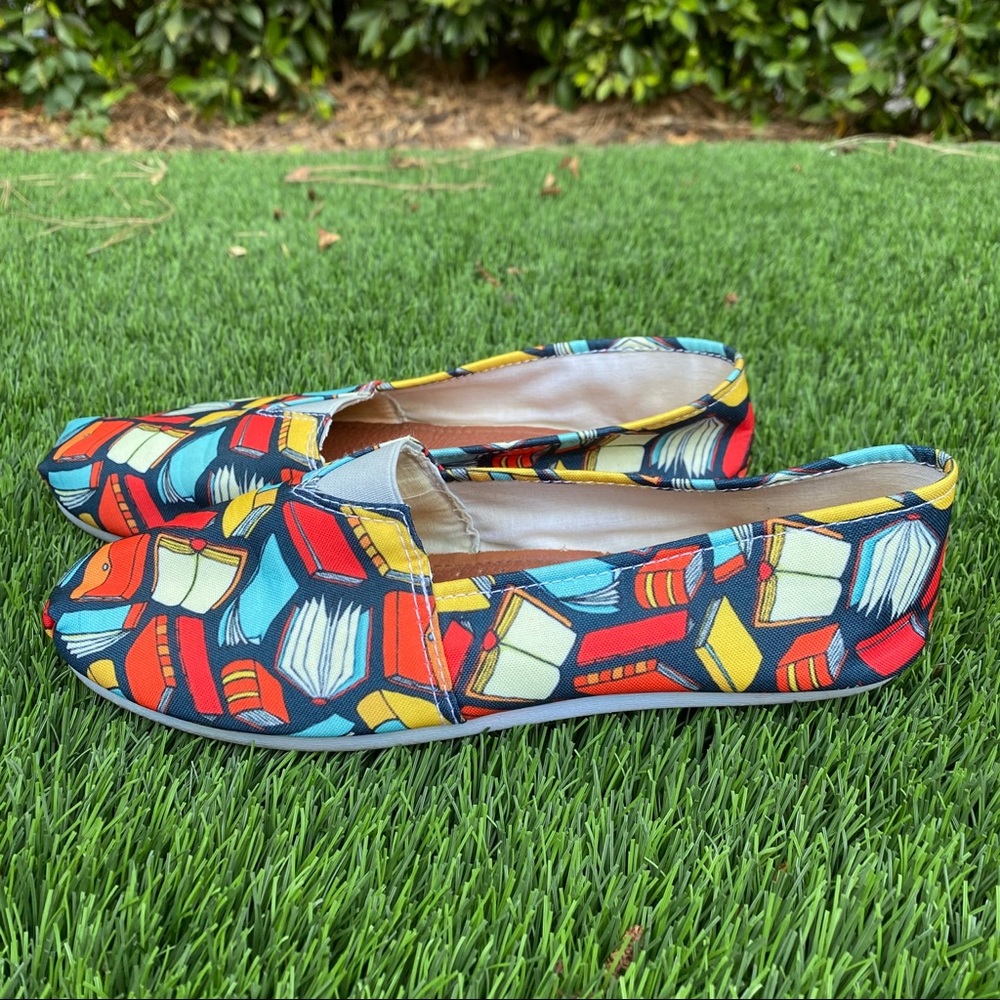 GROOVE BAGS Book Lovers Canvas Flats - Picture 2 of 10